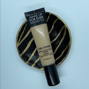 Makeup forever full cover concealer in shade 06